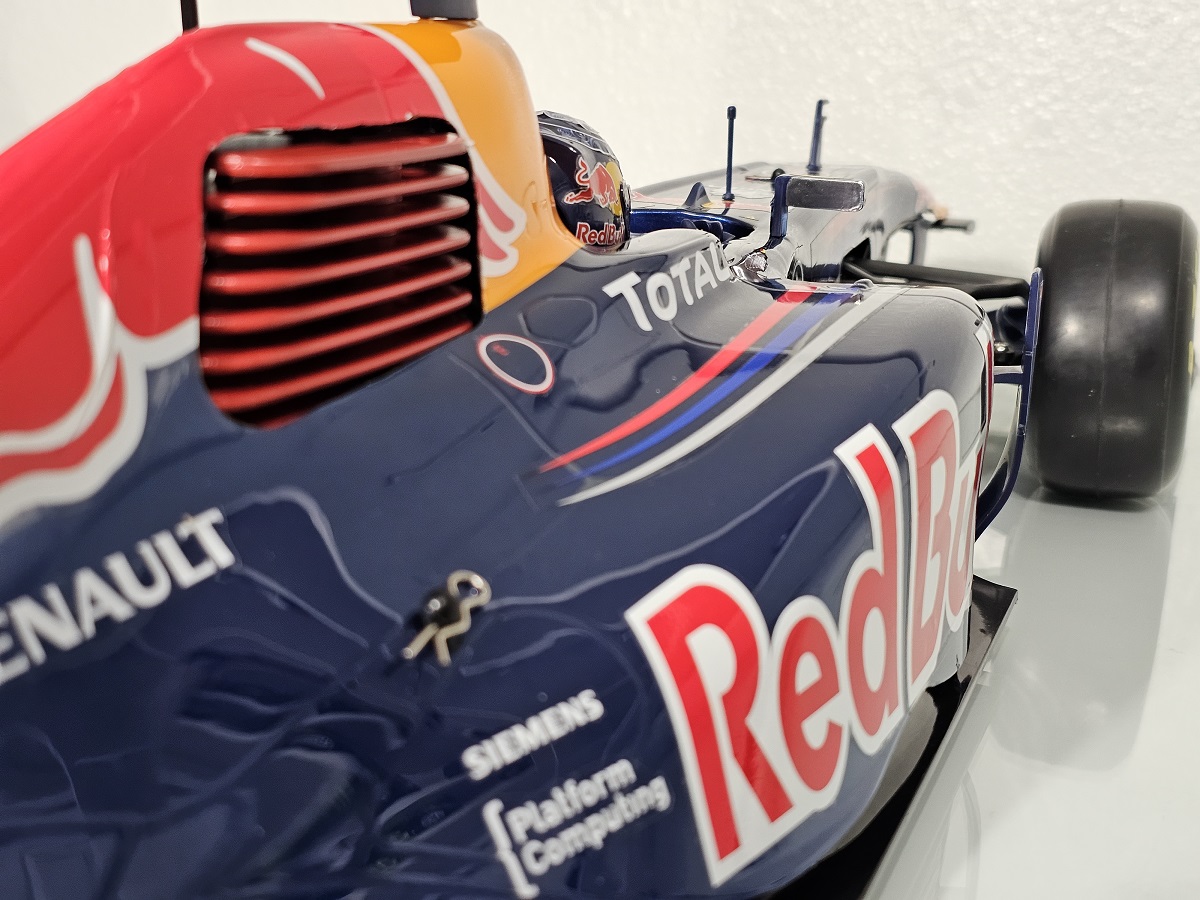 Red Bull Racing RB7 – 1/7 Kyosho Nitro RC by DeAgostini R/C – RC